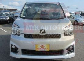 TOYOTA VOXY ZS JM10073