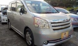 TOYOTA NOAH GRND10002