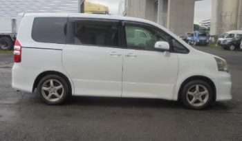 Toyota Noah GRND10007 full