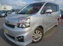 TOYOTA VOXY ZS JM10073 full