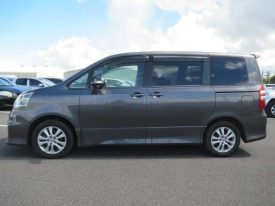 Toyota Noah SI GRND10012