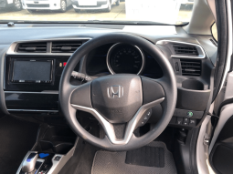 Honda Fit HV F TL10055 full