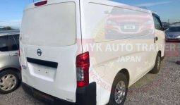 Nissan caravan White full