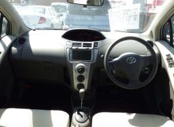 TOYOTA VITZ 1.3F LIMITED II 900005 full