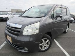 Toyota Noah X L-Selection STV300043 full