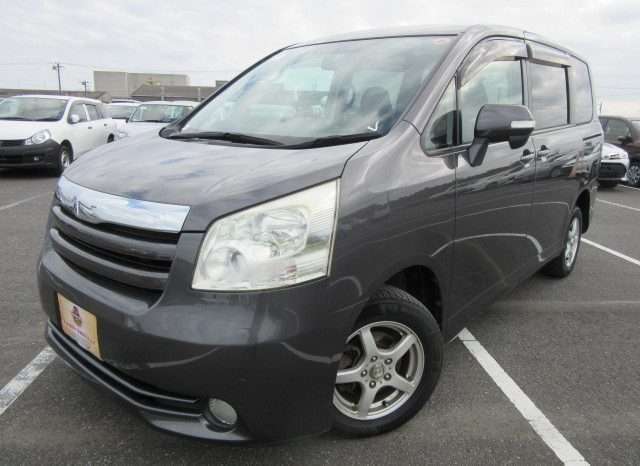 Toyota Noah X L-Selection STV300043 full