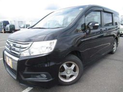 HONDA STEPWAGON SPADA Z STV300049 full